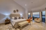 Master suite w King size and ocean view